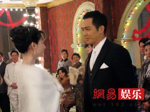 钟汉良李小冉拍亲密戏笑场剧照师客串演嫖客
