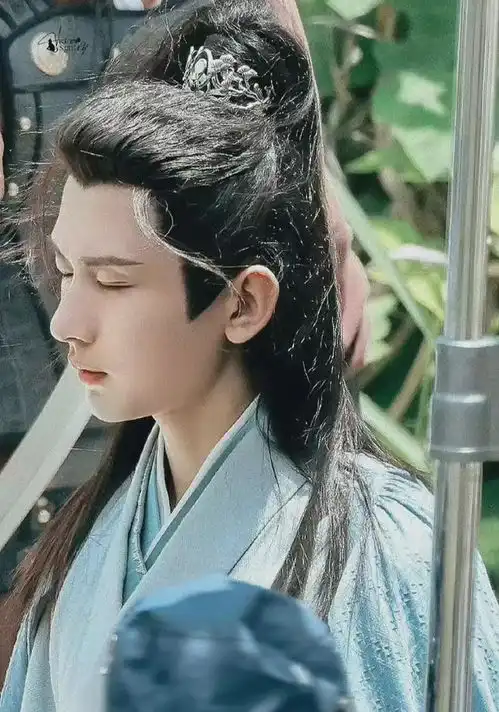 任嘉伦与欢瑞世纪缘尽成毅9年龙套终成正果,晋升欢瑞一哥