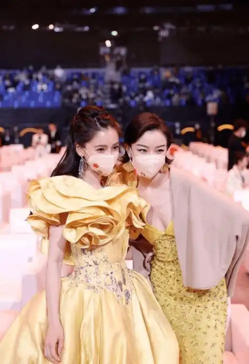 陈伟霆受吴亦凡牵连baby倪妮塑料闺蜜李现戏路窄受限制清纯小花当三被打压