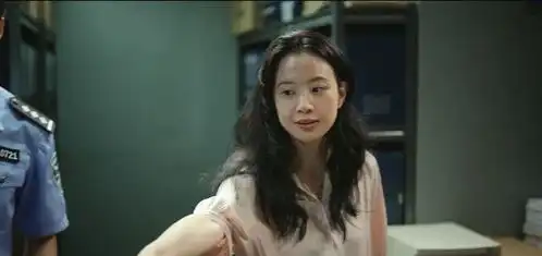 被张纪中扯下遮羞布的李梦,到底冤不冤
