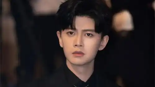 蓝焰突击任嘉伦发现兄弟救人反被索赔,霸气为其出头太爽了
