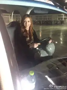 混血美女泷泽萝拉热爱赛车运动的邻家女孩