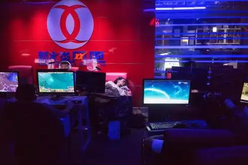 纽约中国城网吧过夜客的蜗居生活
