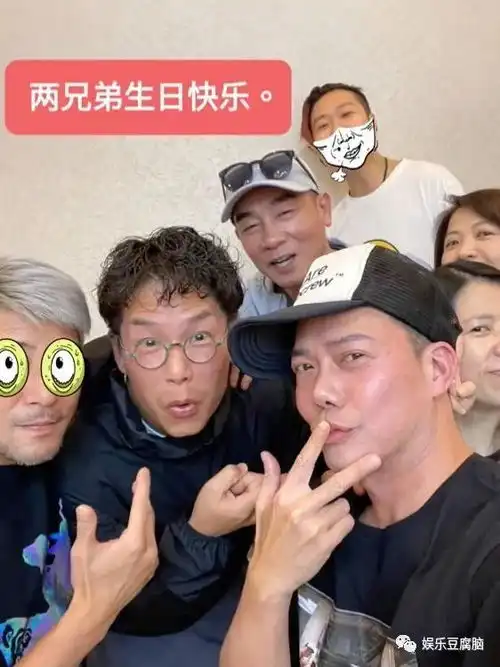 古惑仔聚会陈小春谢天华齐现身,两人状态差别大,独缺郑伊健
