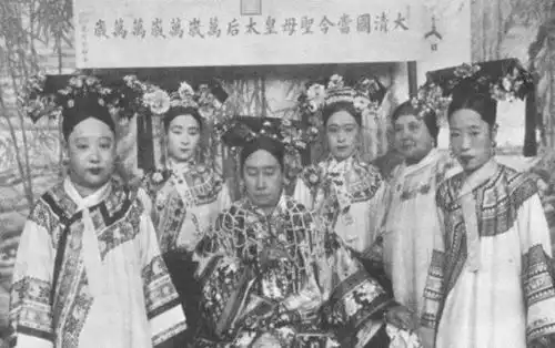 她是慈禧太后的御前宫女,才貌超群,最后一张像仙女一样
