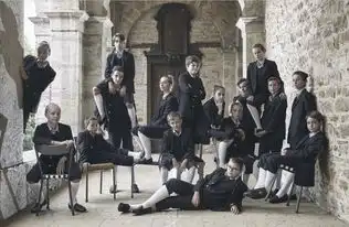 敬请期待放牛班的春天电影原唱团体档期已定
