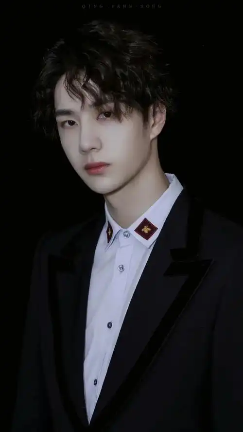 娱记说关晓彤数据很水王一博要被黑李现接毒饼郑爽被吸血刘昊然自立门户
