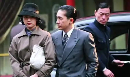 梁朝伟承认与汤唯假戏真做,汤唯毫不避讳他很专业没叫替身
