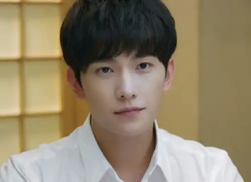 你是我的荣耀海报曝光,被吐槽油腻的杨洋能靠这部剧翻身吗