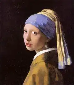 戴珍珠耳环的少女复古大耳环回潮
