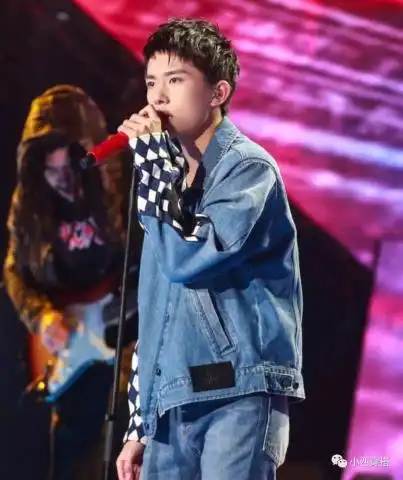 易烊千玺,百搭小王子