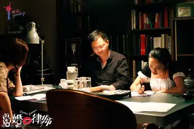 组图离婚律师曝花絮照揭律师炼成记
