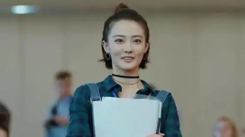 极速青春记者会开始,唐棠特意问出路杰,大卫给另一记者使眼色