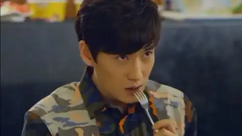 我的爱对你说九九闹小脾气,却让朱一龙疯狂的吃,好可爱