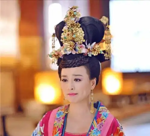 无戏可拍的明星们扎堆直播卖货,有人成带货女王,有的人气下滑
