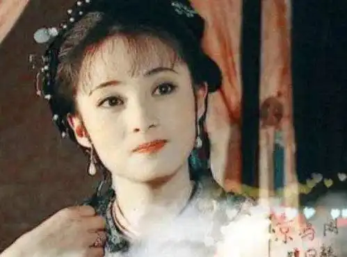 蒋勤勤宣布意外怀上二胎
