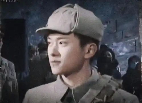 中国医生首曝剧照,易烊千玺首演医生角色,眼神坚定出众
