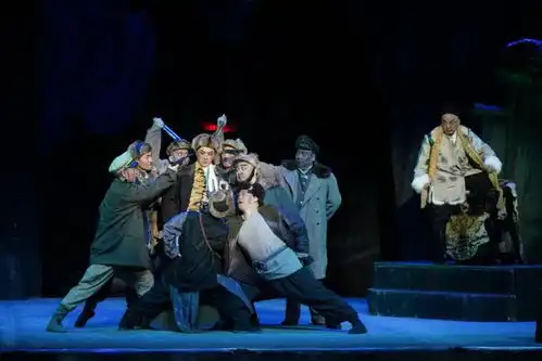 红色经典剧目展演季丨杜鹃山智取威虎山上演
