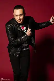 黄觉搞怪大片卖萌无限
