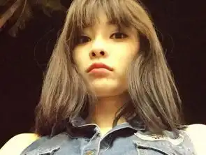 柳岩晒和家人一起拜年照网友送新年祝福