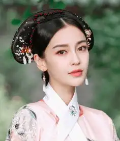 导演组突袭杨颖闺房,纯素颜照片被公开后,终于相信直男审美
