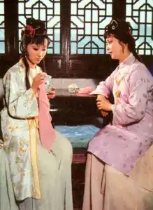 品读红楼梦87版红楼梦里2700件戏服设计都是出自她之手
