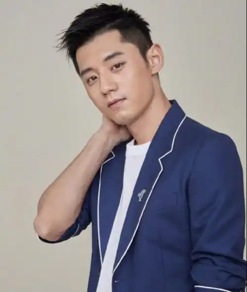 张继科开超跑戴名表和景甜兜风,张妈妈曾说女星都配不上我儿子