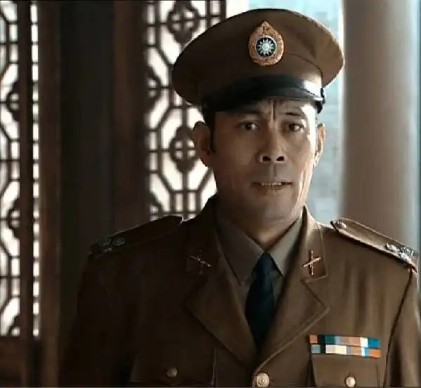 omg原来影视剧中的军服都是忽悠人的
