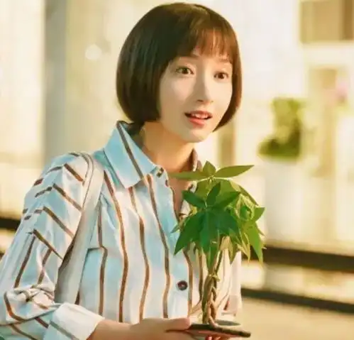 2023年娱乐圈美商在线的女明星,红榜前六名,你给她们打几分
