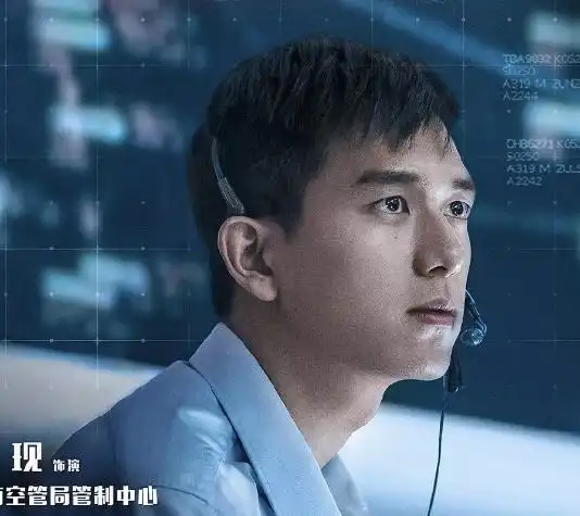 中国机长baby此次演绎杜江太太,看手机的瞬间,惹网友热议