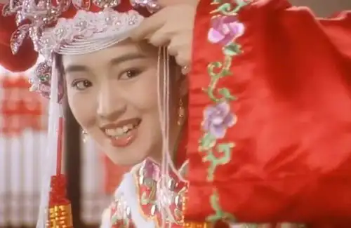 唐伯虎点秋香巩俐打死不肯拍的一段,最后用替身却成了经典
