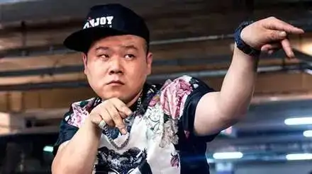 郭德纲后来的相声为啥子就不好听了呢

