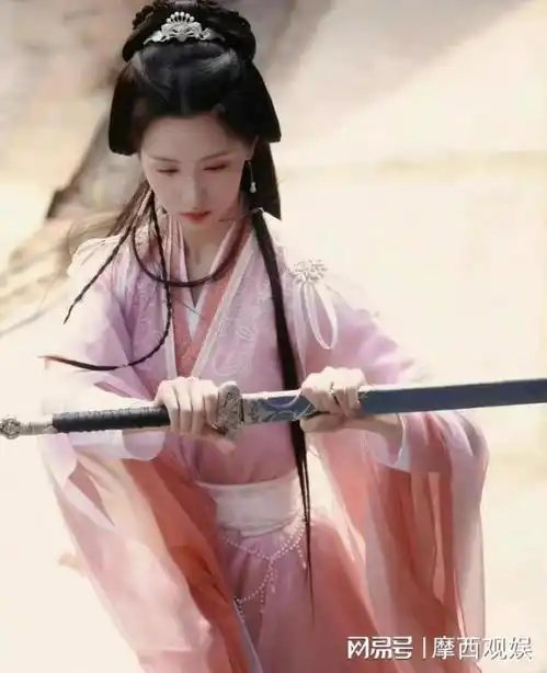 真正的古装美女就是什么造型都好看,陈都灵显然符合
