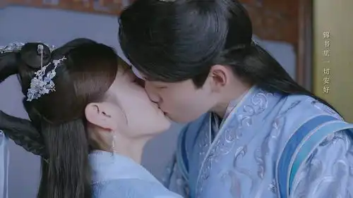 双世宠妃2高甜喂药吻吻戏盘点曲小檀你吃的不是麦丽素吗
