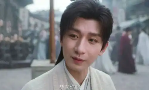 30岁杨紫撞上33岁成毅,新剧各看4集,一个想弃,一个追上瘾
