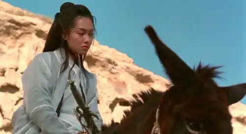 牵着小毛驴的古装女子,紫霞仙子悠哉许平君出门买菜有了好帮手