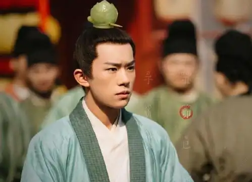 长安十二时辰古人衣服那么长,难倒不怕拖在地上弄脏吗