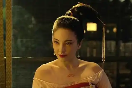 同样是微胖女星,杨紫唐朝美人造型公开,网友比她们都瘦
