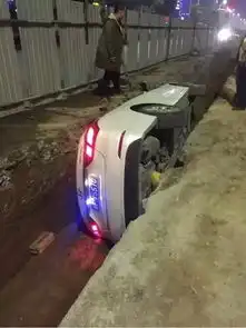 还记得那一招排水沟过弯神技吗,网友纷纷模仿