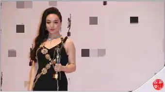 金像奖新晋影后,在苹果里为给范冰冰作配,歌厅体验了一个月
