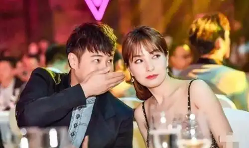 无尾熊夫妇穿帮了吴昕都快冻哭了,潘玮柏却不把外套给她穿