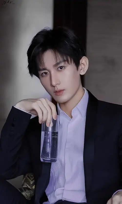 教主说圈内小花生赵今麦成毅青簪行
