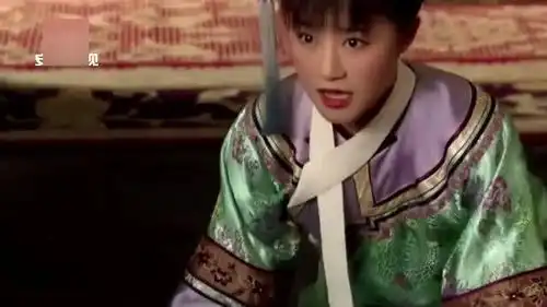 甄嬛传皇上这大猪蹄子,看上甄嬛的丫鬟,甄嬛吃醋了

