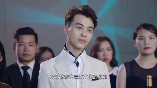 你和我的倾城时光精彩绝伦的走秀和形式各样的礼服获得赞赏
