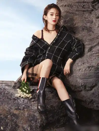 同凭金婚出道,同天生日的赵丽颖于明加,暴露流量和演员区别