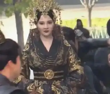 清纯不再彭小苒生图和剧照差距大,曾经东宫的小枫变样了