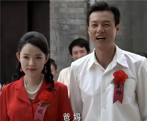 正阳门下命运悲惨的蔡晓丽,现实中为母治病卖光房产,仍未婚
