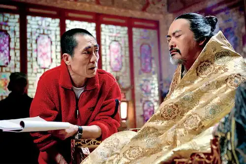 张艺谋的不反抗的批判
