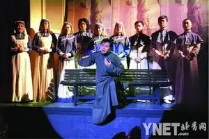 导演王延松上戏排的这版雷雨挺温馨
