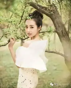 霓漫天李纯一袭粉裙气质空灵
